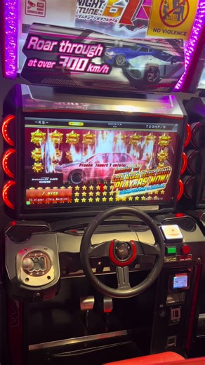 Getting Beat by a Girl in Wangan Midnight: An Epic Arcade Moment