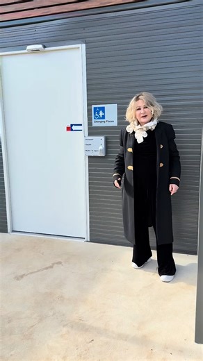 A new purpose-built Changing Place facility is now open at Carisbrooke Park. #MayorGillian showed us around the facility, which provides people with disabilities access to toilets with additional space, specialised equipment, and a safe, dignified environment. A Master Locksmiths Access Key (MLAK) is required to access the Changing Place facility, which ensures it remains secure and available to those who need it. To apply for a MLAK, visit https://masterlocksmiths.com.au/MLAK This new facility 