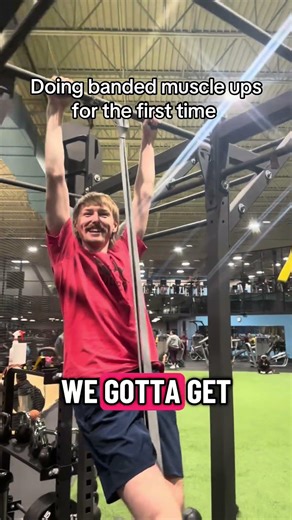 This is a good way to practice muscle ups using less energy #muscleup #muscleups