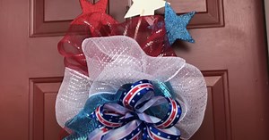 DIY Patriotic Dollar Tree 4th of July Splatter Screen Wreath