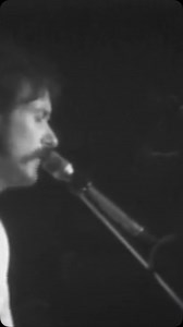 RIP - so sad .. RIP November 22, 1941 – March 16, 2025), known professionally as Jesse Colin Young, was an American singer and songwriter. He was a founding member and lead singer of the 1960s group the Youngbloods Jesse Colin Young - Sunlight - 4/17/1976 - Capitol Theatre (Official) Official the album Elephant Mountain which is the third studio album by the American rock band The Youngbloods, released in 1969. It reached number 118 on the Billboard 200 chart. #jessecolinyoung #Youngbloods #sunl