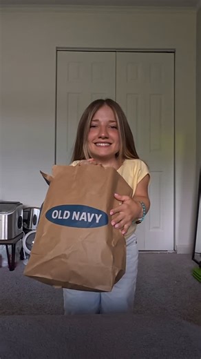 Isabella Lamanna on Instagram: "Someone please take my debit card away… 💳 #shopping #haul #clothes #shoes #westernstyle #eventstyling"