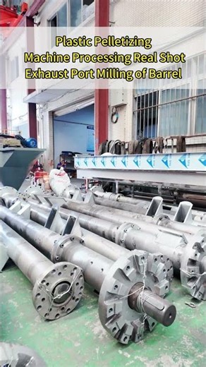 Machining in Action: Milling the Exhaust Port of a Plastic Pelletizer Barrel #pelletizing #machine