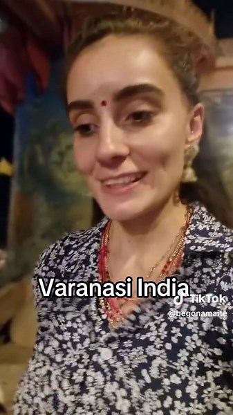 Exploring Varanasi, India: A Nighttime Stroll