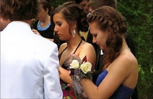 Prom Trends for a Magical Evening