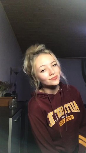 Trochę z chrypka i niesprawnym gardłem :( wybaczcie, ale robię wszystko, żeby się nie uczyć 🤪 #fyp #dlaciebie #cover