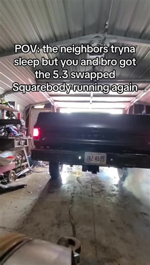 daredsquarebotraychevy2 (@justaredsquare)’s video of Square Body Trucks