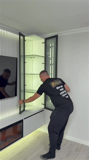 Mobilă la Comandă: Dulapuri și Garderobe Personalizate