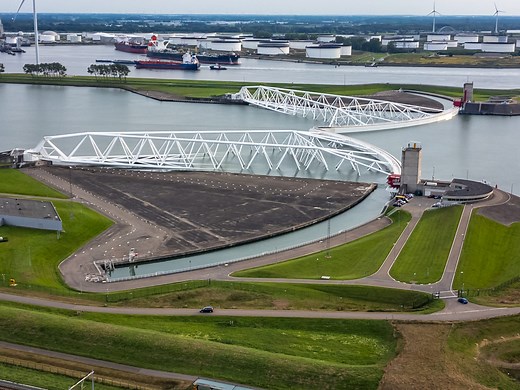Rotterdam's massive storm surge barrier passes its annual test - DutchNews.nl