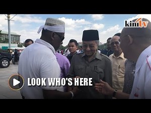 Dr. M arrives at Putrajaya for "Save Jerusalem" rally