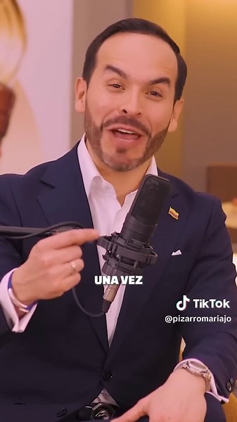 Dicen por ahí: votar no es tan difícil. Es sólo ver a quién apoya Polo Polo para saber que ahí no es. La campaña del show, la misoginia, la burla, el insulto y la intimidación. Hoy tomamos una decisión crucial para Colombia. Votar con decencia y por la vida es estar del lado correcto de la historia. 🫰🏻🇨🇴