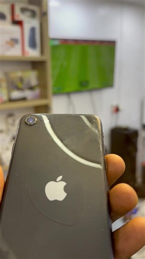 🔻 Used iPhone SE || 64gb || 78% Battery || cracked back