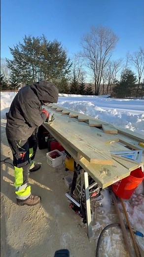 This Is How Stair Stringers Are Cut #carpentry #deckbuilding #stairs #woodworking #milwaukee #makita