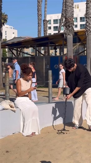 Detecting love in the beach 💍 ❣️#romance #love #johnnyvalentine #comedy | Johnny Valentine