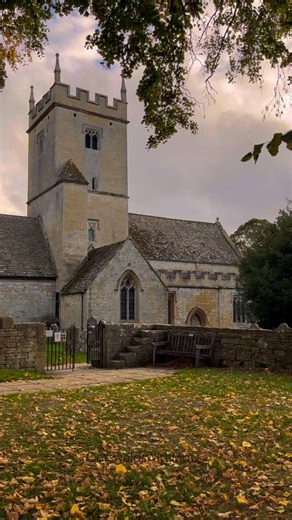 The Cotswolds 🏴󠁧󠁢󠁥󠁮󠁧󠁿 Here’s another wonderful reel of the Cotswolds for you to enjoy on Monday morning. This time it’s some more beautiful videos of Autumn and beyond by Matt, from all around the heart of the Cotswolds. Tag someone to explore this beautiful place with this year!🧡✨ If you like what you see and love the Cotswolds. Please consider following us at @Cotswolds_Culture today! 📸 Reel By: @cotswoldswithmatt ☀️ @Cotswolds_Culture To Feature! 🏡 🧡 We Hope You Enjoy Your Stay Her