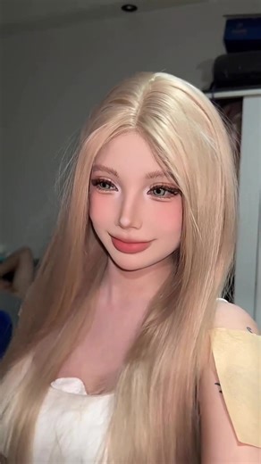 Fair-Skinned Girl Makeup Tutorial