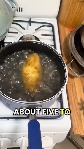 I've been peeling potatoes wrong #diy #hack #lifehacks #tipsandtricks #fblifestyle 🎬 This video was produced by Network Media and Marissa M | The Puzzle and Pointers