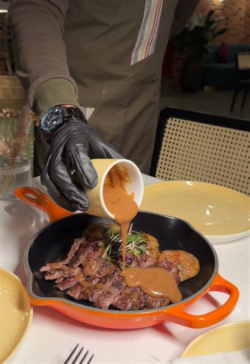 الذ وأشهر مطاعم الفطور في لندن وصلنا الرياض وتحديداً كافد 🇬🇧 ٰ بعد رمضان بيفتحون من 8 الى 12 ليلاً وعندهم اصناف كثيرة للعشاء والغداء يعني مو بس فطور .. تقدرون تجونه بالمترو من محطة كافد 😍✨ @Apple Butter KSA ٰ #ابل_بتر #كافد #جديد_الرياض #مطاعم_الرياض #فطور_رمضان A*d