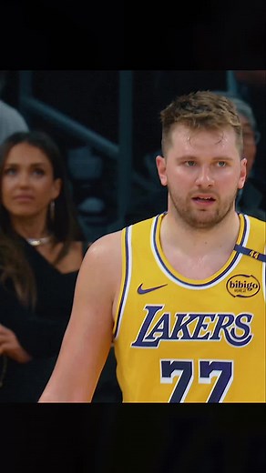 Jessica Alba and the Lakers Basketball Highlights