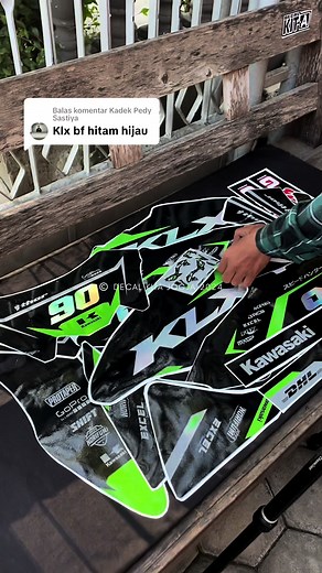 Decal Hologram KLX BF Hitam Hijau: Modifikasi Motor