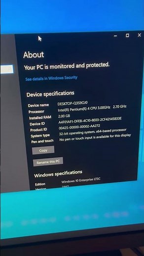 HP Compaq DX2390 (2005) running Tiny10 32-bit
