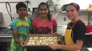 US teen baker sweetens lives of those in need