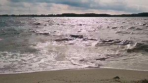 Die erste Hälfte der Woche ist fast geschafft. Höchste Zeit für ein wenig audiovisuelles Wellness. 🌊🎶❤️ | Ostseebad Laboe