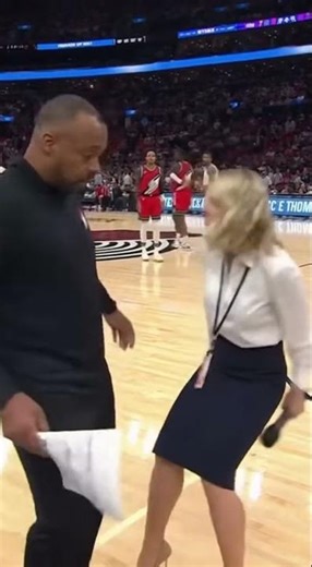 NBA Reporter Interviews Fans at United Center | #funny #funnyvideo #ai #nba #reporter