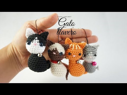 Amigurumi cat keychain