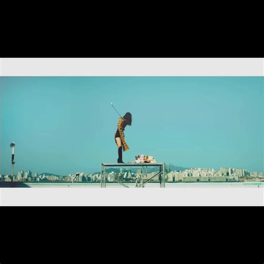 Yves: Loona's Stylish Debut Unveiled