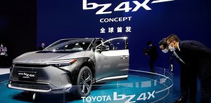 Toyota bets on new technology