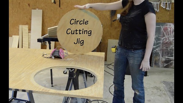 Cut Perfect Circles with This Simple Router Jig