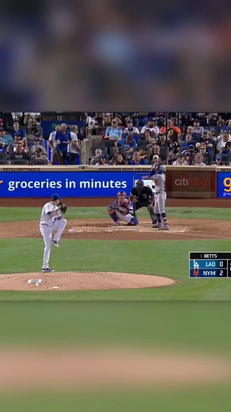 Mookie Betts’ 1,000,000 IQ Baserunning Play