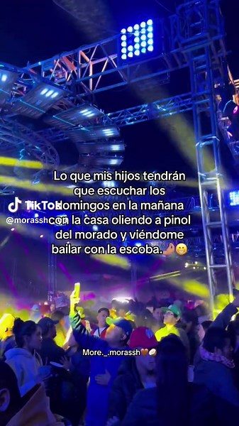 Cumbia Sonidera: Tradiciones y Bailes del Domingo