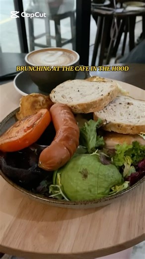 brunch at cafe 😍 #breakfast #bread #sourdough #avocado #coffee #latte #pasta