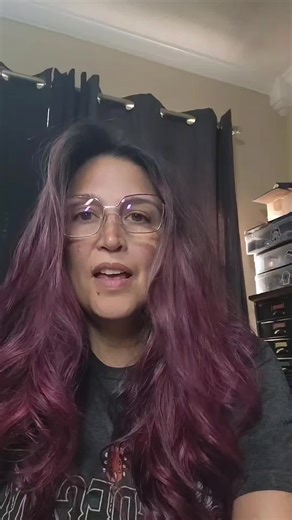 Glossybeees (@glossybeees)’s videos with original sound - Glossybeees