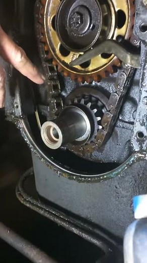 351 Cleveland timing chain