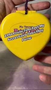 The light up mirror is a nice touch. 1994 Prime Time Toys My Secret Fairy Tales Play Purse #PollyPocket #minitoys #fairytale #miniature #90stoys #PlayTime #90snostalgia | CPJ Collectibles