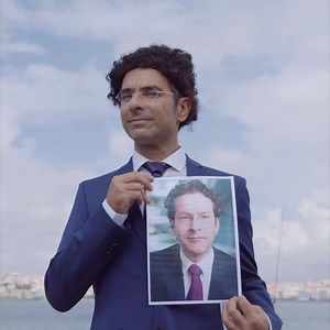 39K views · 337 reactions | ‘Je kan niet je geld aan drank en vrouwen uitgeven en dan om hulp vragen.’ Deze uitspraak van Jeroen Dijsselbloem over de zuidelijke lidstaten van Europa viel niet bepaald in goede aarde bij de Portugese komiek Nuno Duarte. Kijk 'In Europa' nu op NPO Start: bit.ly/InEuropa8 | VPRO | Facebook