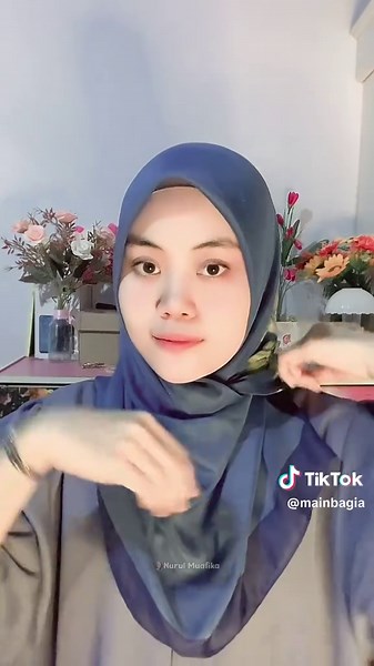 Tutorial Hijab Segi Empat Simple Kedua