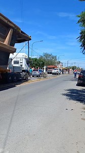 767K views · 10K reactions | PROBLEMAS DE TRÁNSITO EN AVENIDA SAN MARTIN En la mañana de este sábado se generaron algunos inconvenientes con el tránsito vehícular por avenida San Martin ante el paso de camiones de gran porte que trasladan piletones de amplio tamaño que tuvieron que usarse los 2 carriles de la avenida. | Radio del Sur 91.9 - Chepes | Facebook
