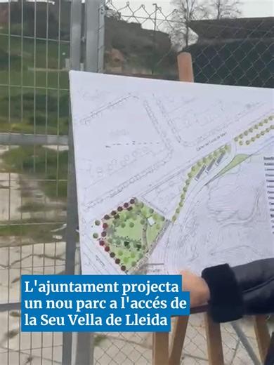 El parc Porta de Sant Martí millorarà l'accés a la Seu Vella i serà el primer bosc urbà del Centre Històric, ja que s'hi plantaran aproximadament un centenar d'arbres. També hi haurà dues rampes per superar el desnivell cap a la Seu Vella i s'hi instal·larà nou mobiliari amb quatre illes amb cadires i fanals intel·ligents. La nova zona verda es preveu començar a la tardor d'aquest mateix any al solar de l'antiga comissaria de policia, al carrer de Sant Martí de Lleida. Fèlix Larrosa, ha presenta