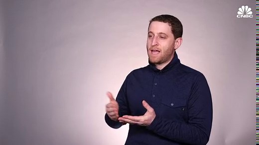 This tomato-picking robot is more efficient than humans and can work 24/7