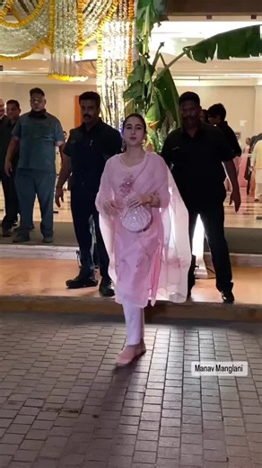 one for word Bollywood Sara Ali Khan#bollywood #stitch #dd