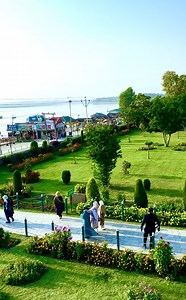 Tum haste rehte hoo #nishatgarden #Srinagar #natureview | Pogal Paristan Explorer