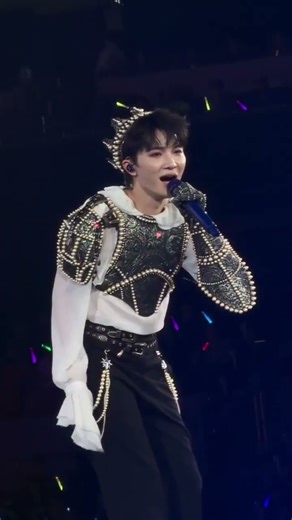 你敢信？周深在启德一人唱出三重音轨！少女→少年→巨龙无缝切换