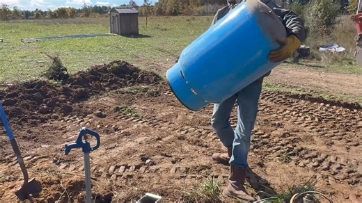 Off-Grid Solar Well House Build | 5kW 16kW System, Batteries, and Hot Water This video documents the full build of an off-grid, solar-powered well house designed to provide reliable water on a working ranch in extreme winter conditions. We walk through removing an old well house, installing a new structure, trenching conduit and water lines, setting railroad ties, framing, wiring, and mounting a 5kW solar array with a lithium battery bank and inverter system. The setup powers a deep well, lighti