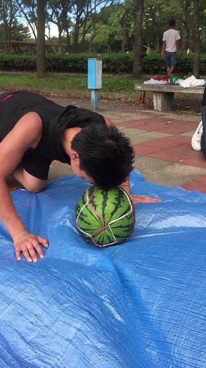 スイカ割り🍉笑 #面白いと思ったらlike #面白動画 #おふざけ動画 #いいね #いいねして #おすすめ #おすすめに乗りたい #フォロー #フォローしてね