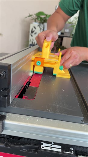 The GRR-RIPPER keeps your hands safely away from the blade while maintaining downward, inward, and forward pressure for total control through the cut. Thin strips. Full control. Safer cuts. 🟩 #Microjig #GRRRIPPER #TableSawSafety #WoodworkingTips