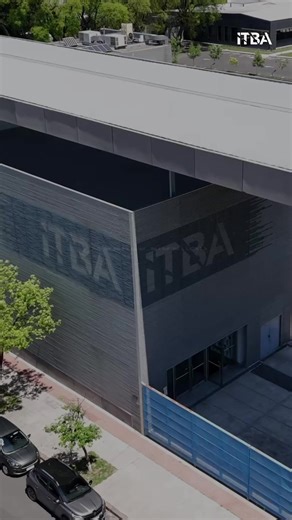 ¿Conocés el ITBA? Descubrí una universidad que te potencia. - 65 años formando líderes. - 9 Ingenierías y 3 Licenciaturas para construir y proyectar tu futuro. - Intercambios y doble titulación en más de 30 países. - Laboratorios y talleres para convertir ideas en proyectos reales. Ingresá a nuestro sitio web y conocé más. | Itba Universidad